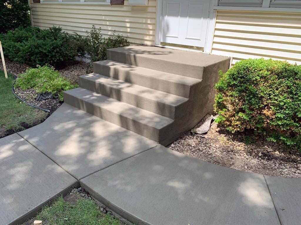 Sidewalk Repair Contractors Brooklyn - Concrete Entry Steps 2